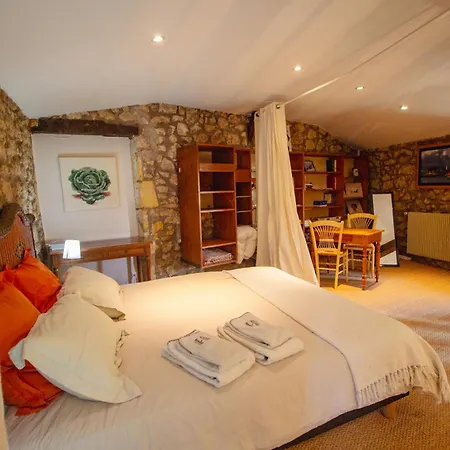 Annexe Du Mesnil * Le Tourne