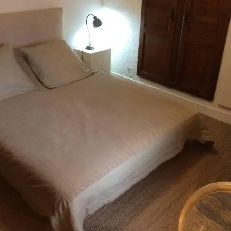 Annexe Du Mesnil Casa de Férias Le Tourne